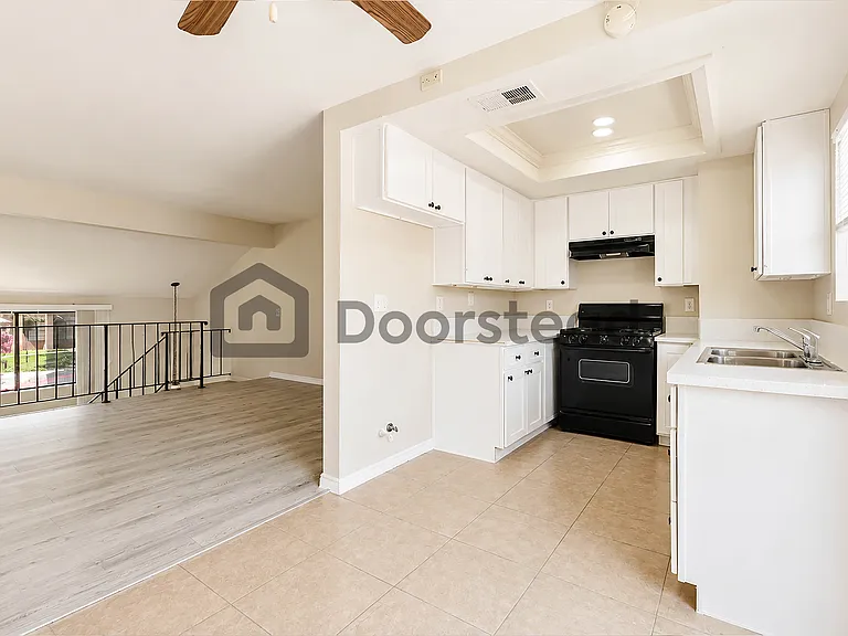 3104 Jaguar Way #B — Photo 9