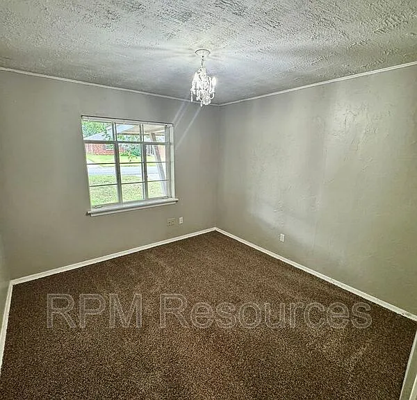2137 Barclay Rd — Photo 14