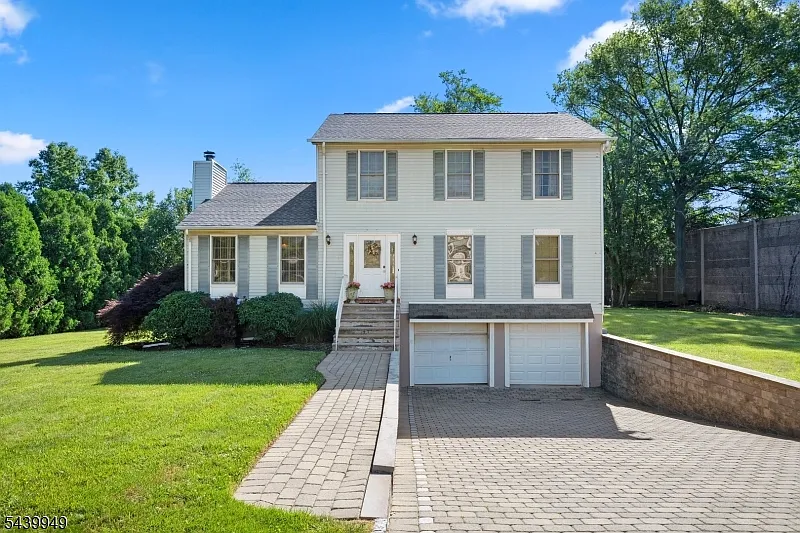 32 Montville Ave