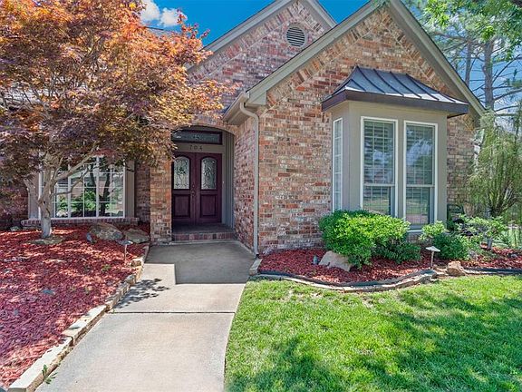 2nd image of 704 Glenridge Dr