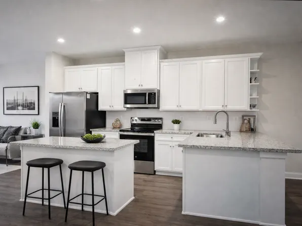 815 Lennox St, Baltimore, MD 21217