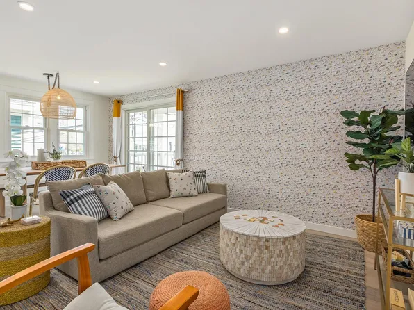 20 Shore Road #2C, Ogunquit, ME 03907