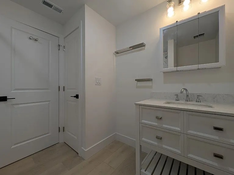 835 N 63rd St #4 — Photo 11