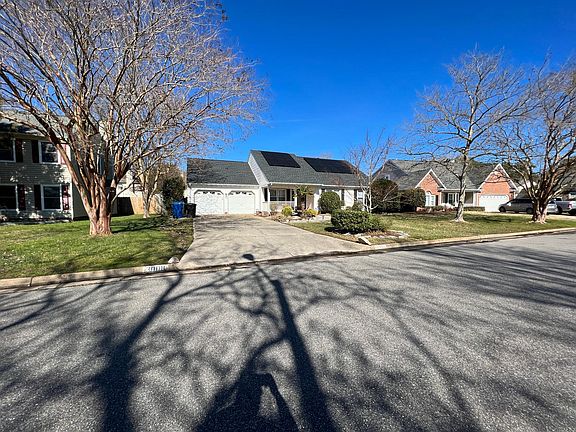 2nd image of 3008 Hornbeam Ct