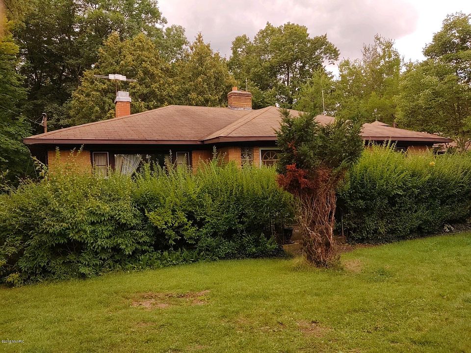2nd image of 2486 Maplevalley St SE