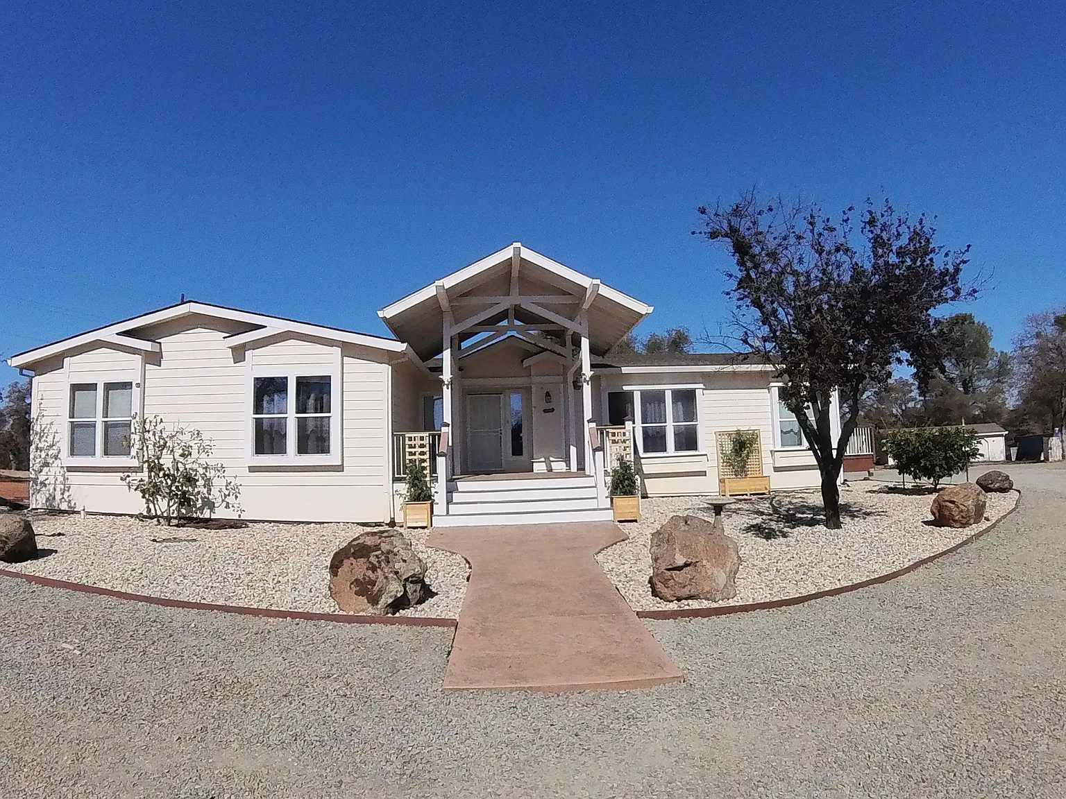5 bed, 3.5 bath, 2847 sqft, $4,000 — Photo 1