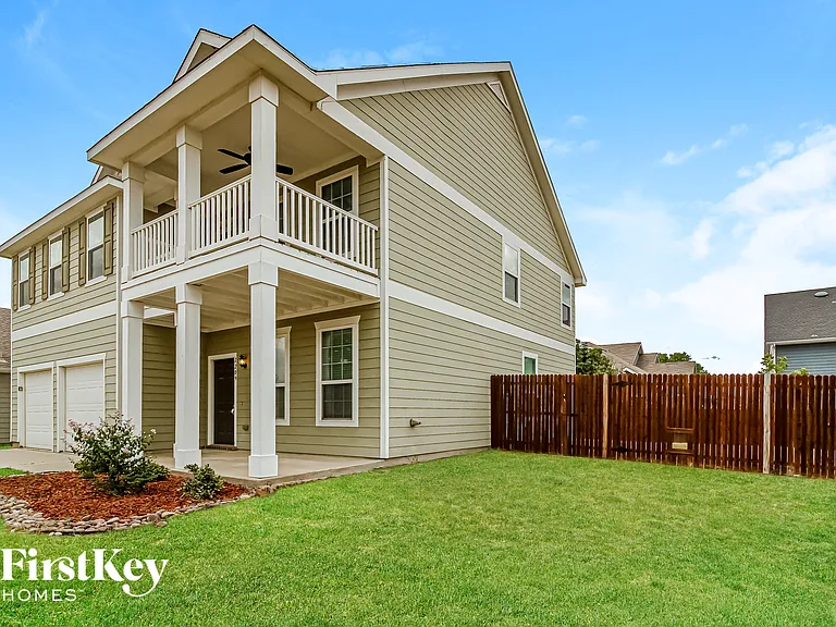 2209 Windsor Farms Dr — Photo 2