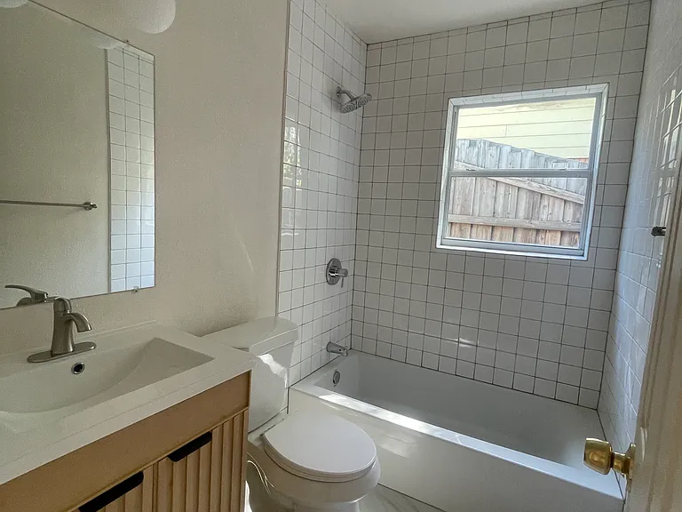 2723 Larry Dr — Photo 6