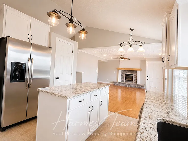 5960 Grapevine Dr — Photo 13