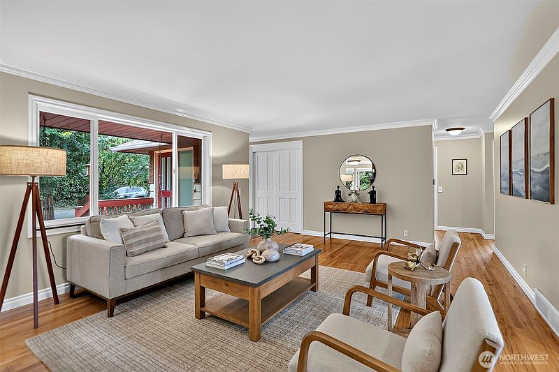 5th image of 18973 8th Avenue SW