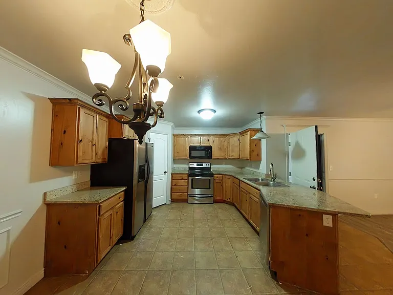 661 S 2220 W #104 — Photo 7