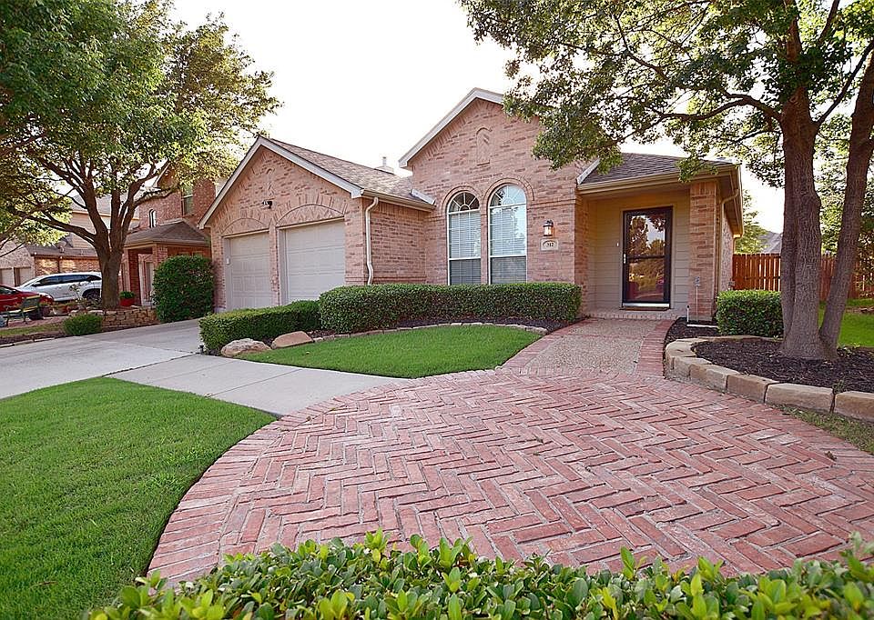 1st image of 312 Oriole Dr