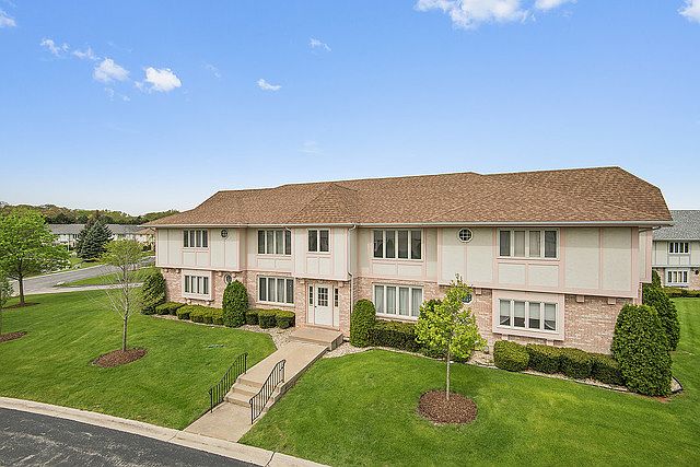 1st image of 7 Saint Moritz Dr Unit 102