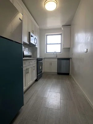 Rented by Compass | media 22
