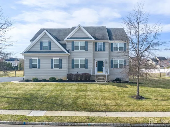 315 Crescent Dr, Bordentown, NJ 08505
