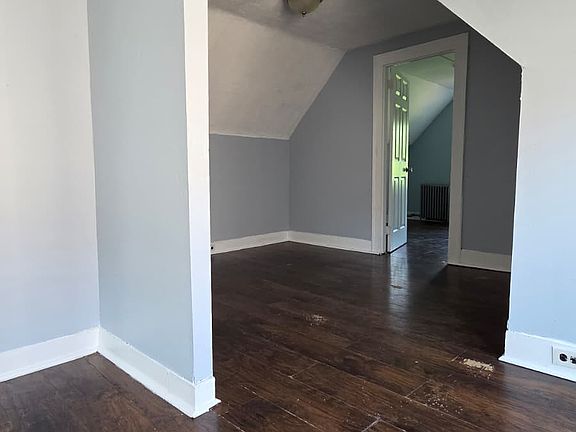 5th image of 257 S 11th St Floor 2