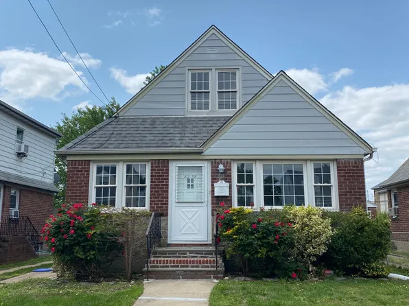 82-38 260th St, Glen Oaks, NY 11004