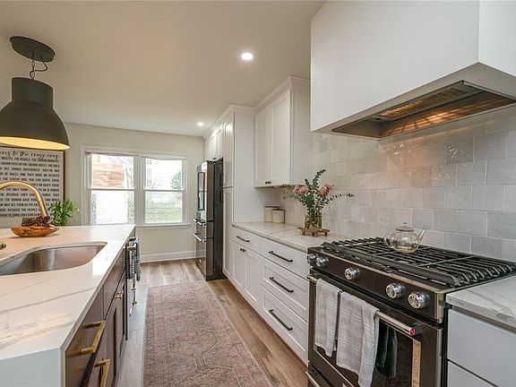 5th image of 1801 Foxon Ct