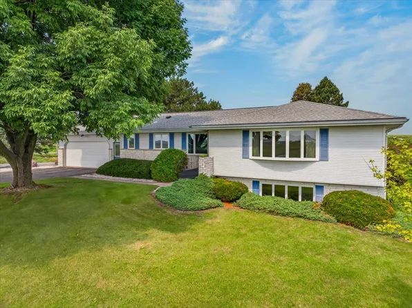 7124 Schneider Rd, Middleton, WI 53562