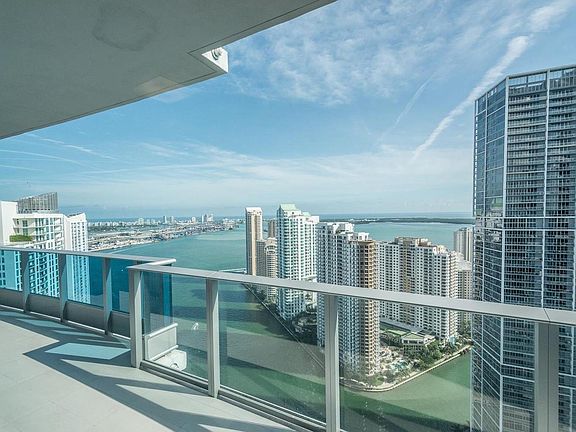 5th image of 200 Biscayne Blvd #4407