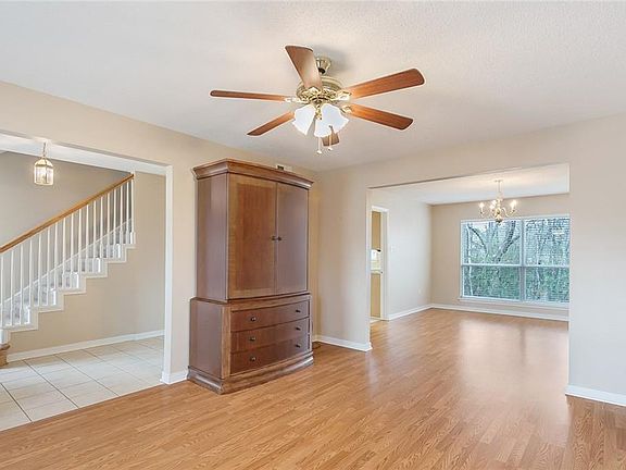 2nd image of 180 E Emerald Creek Dr