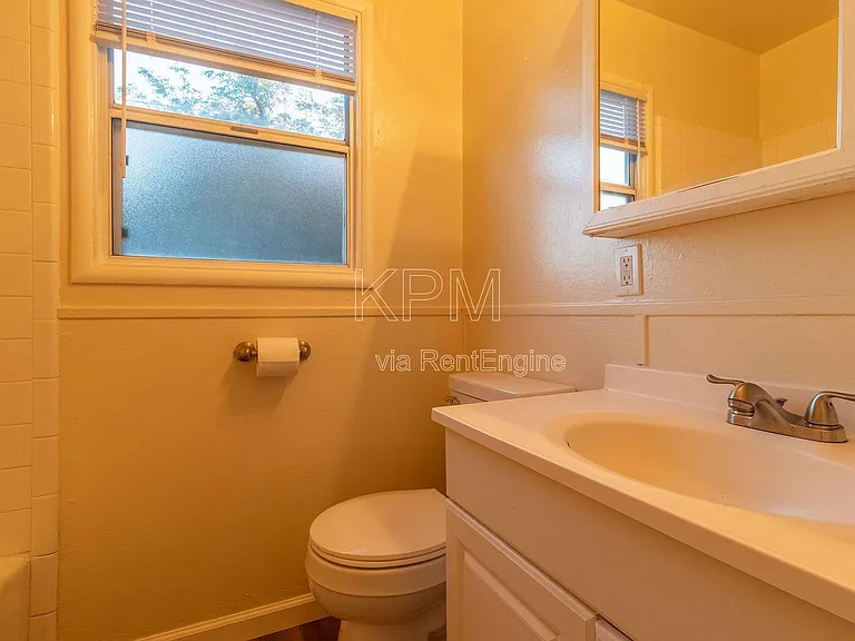476 E Essex St — Photo 13