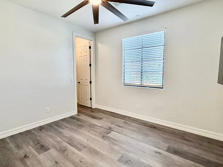 1777 W Ocotillo Rd — Photo 31