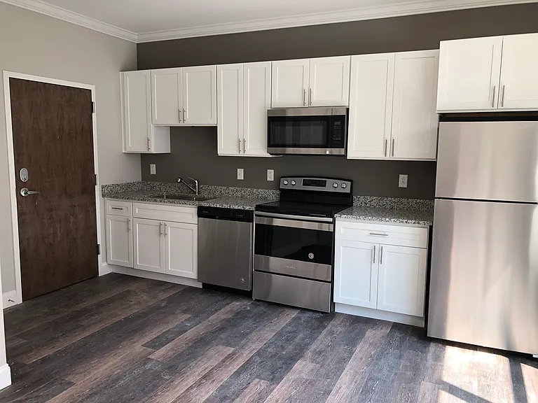 The Henry Lofts — Photo 14