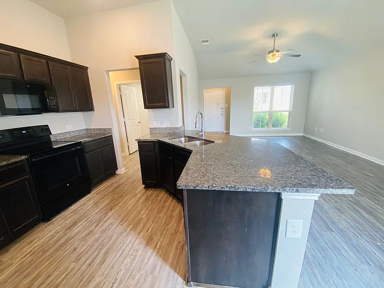 1907 Delano Dr — Photo 10