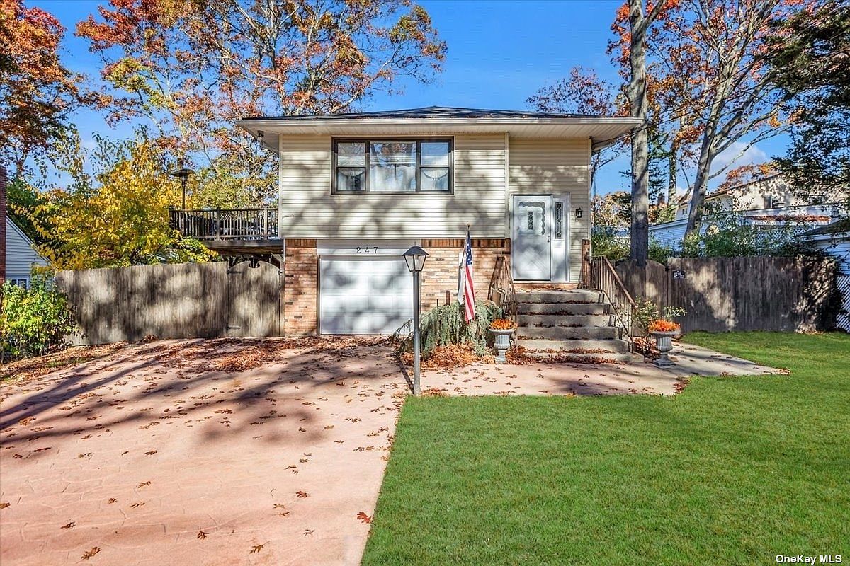 247 Fir Grove Road, Ronkonkoma, NY 11779 Zillow