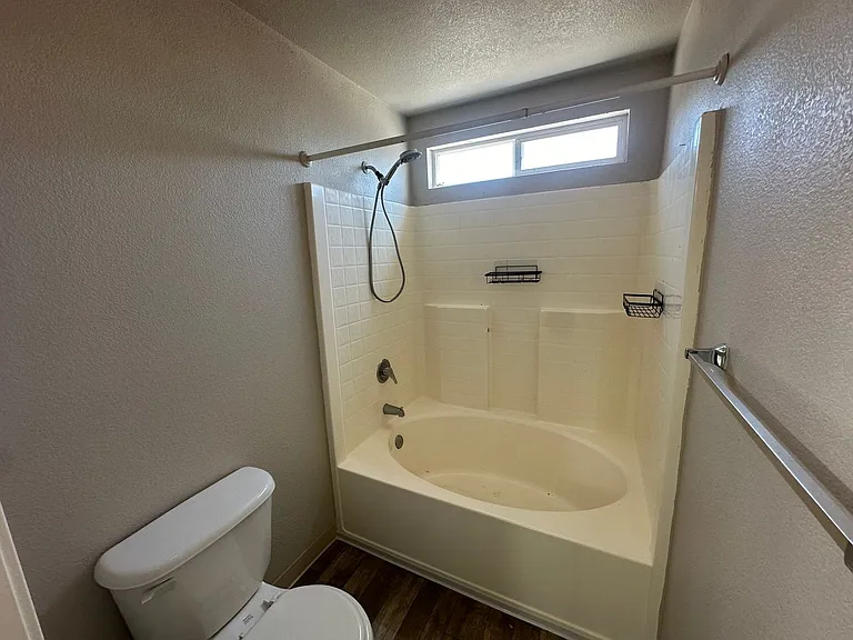 17878 Empire Ct — Photo 8