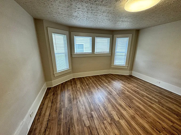 2719 S 4th St — Photo 12