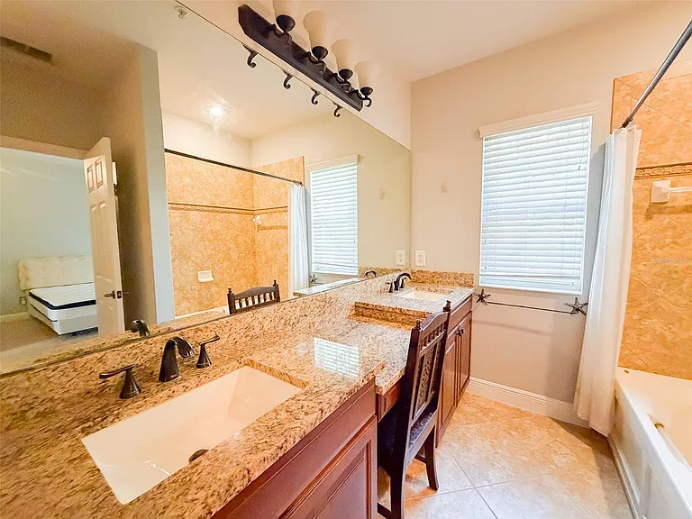 5489 Baldwin Park St — Photo 24