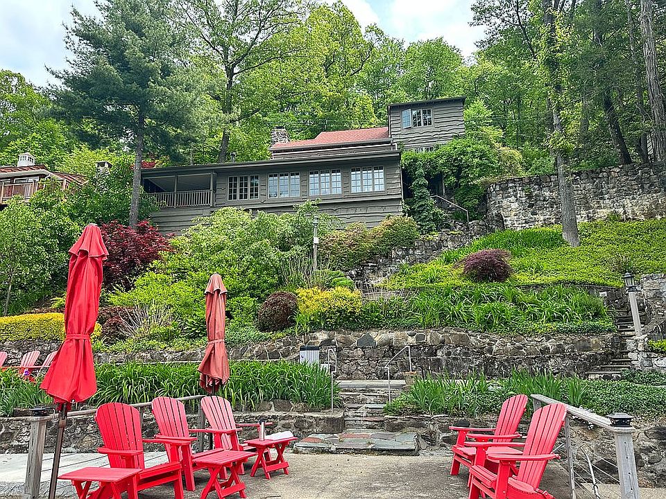 1st image of 24 Lake Dr S