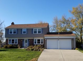 7 Aspen Ct, Buffalo Grove, IL 60089