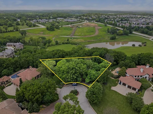 3708 Buck Brush Ct, Lawrence, KS 66049