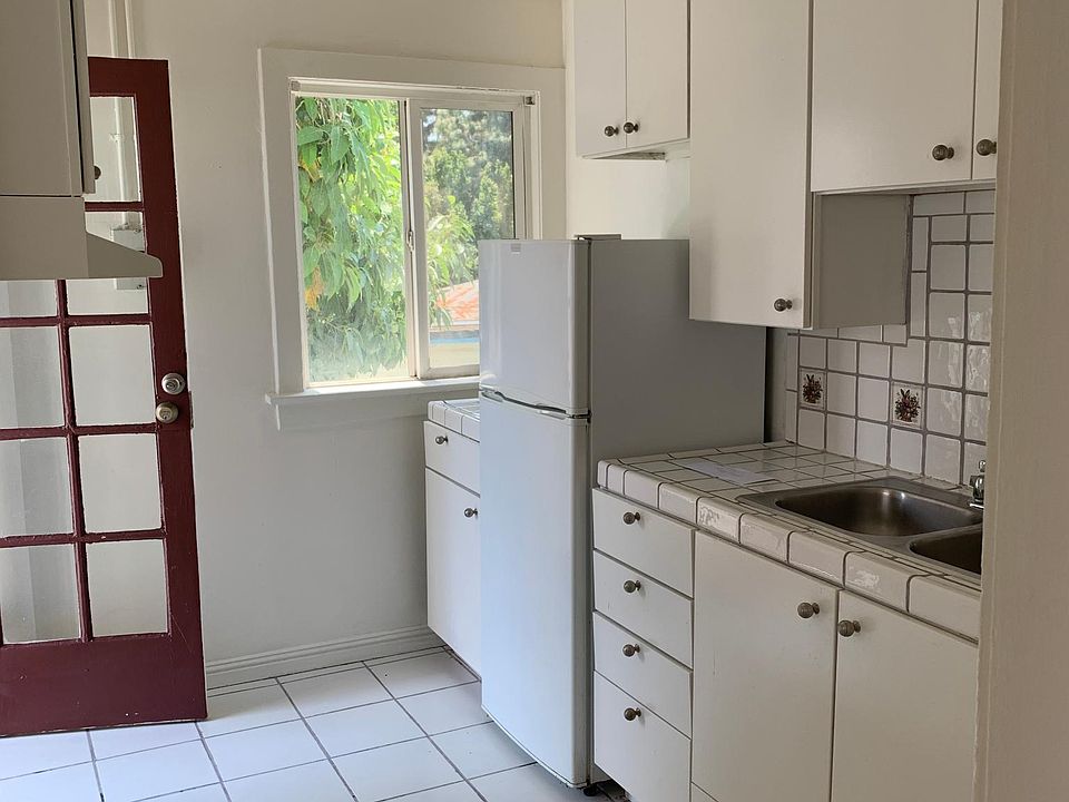 1st image of 1454 1/2 Silverlake Dr
