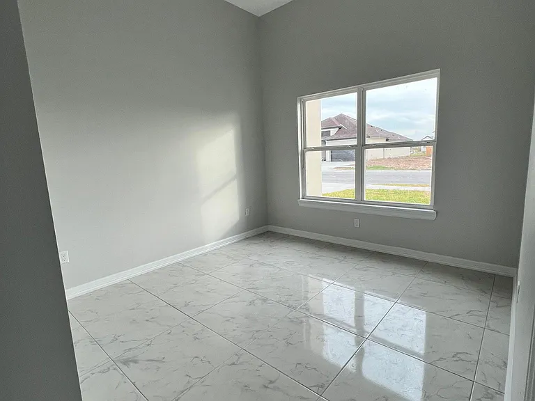 5006 Westgate Cir S — Photo 9