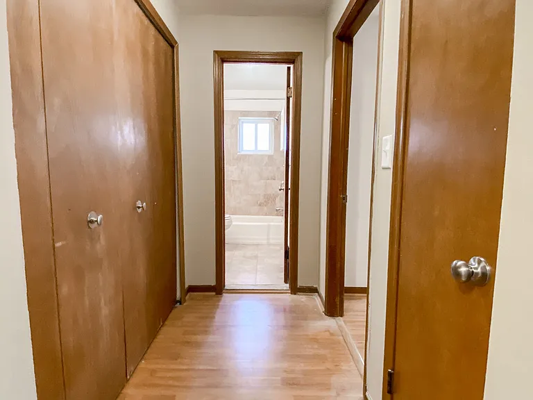Hallwood Manor Apartments — Photo 21