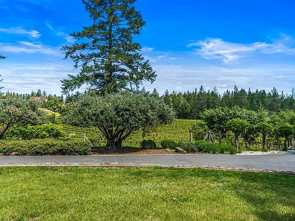 4th image of 625 - 629 Hill Road