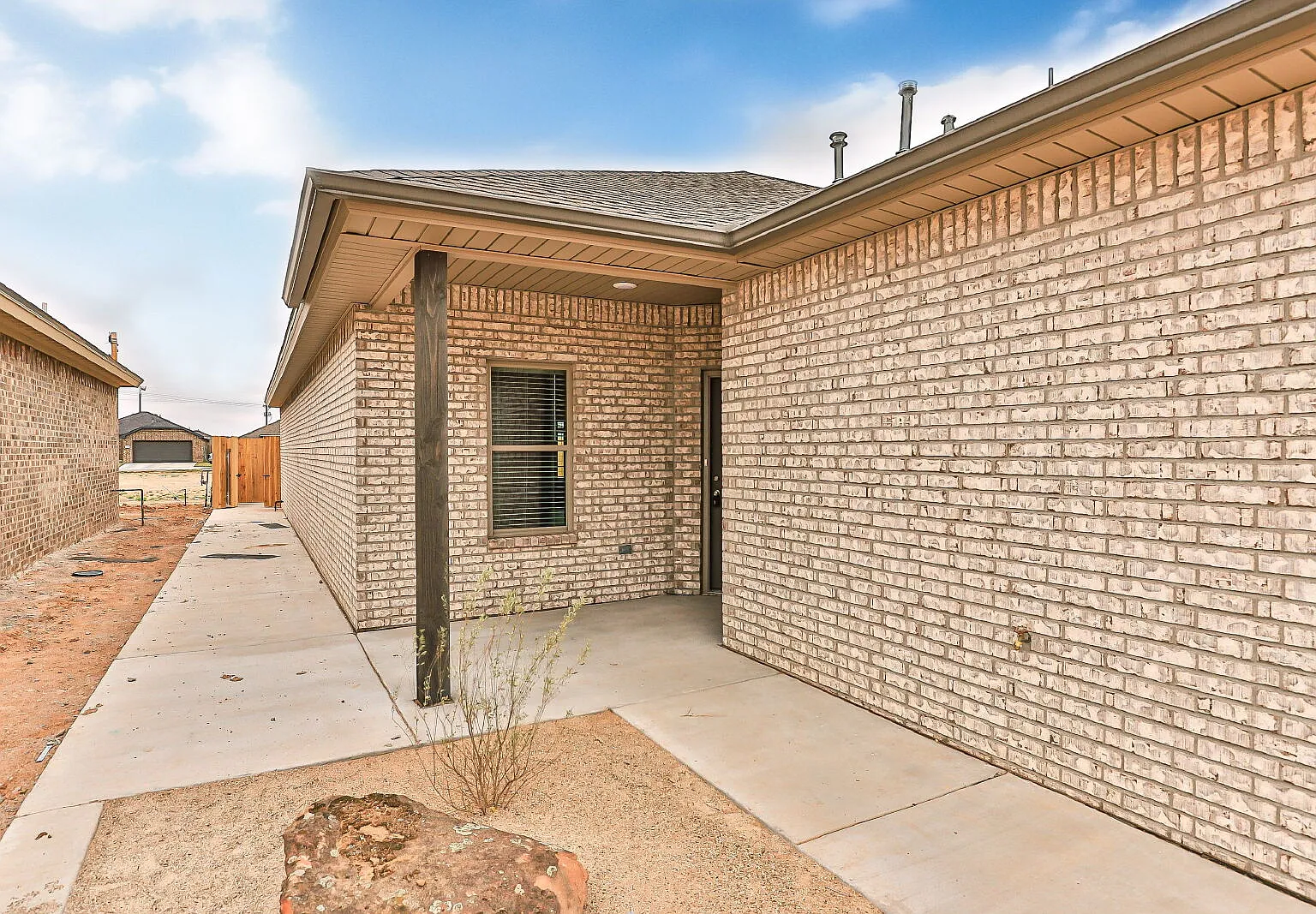 2 bed, 2.0 bath, 1227 sqft, $1,300 — Photo 3