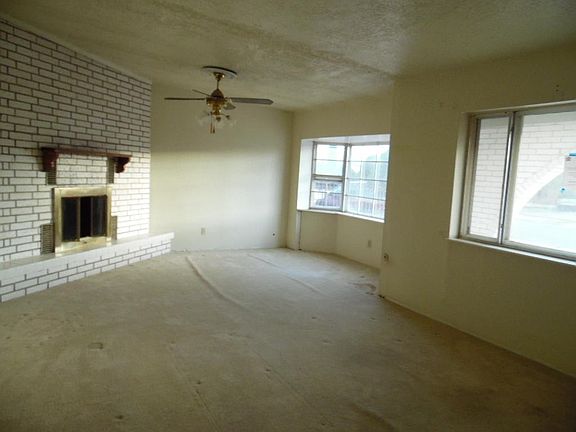 4th image of 10608 Lana Pl