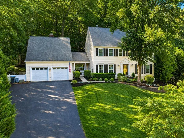 12126 Darnley Rd, Woodbridge, VA 22192