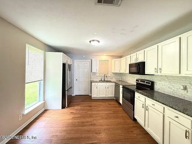 8515 Maple St — Photo 6