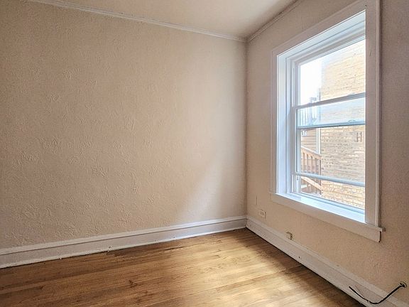 5th image of 5419 W Montrose Ave #5427-S1