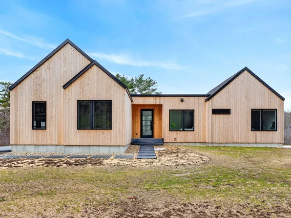 140 Longwoods Road, Falmouth, ME 04105