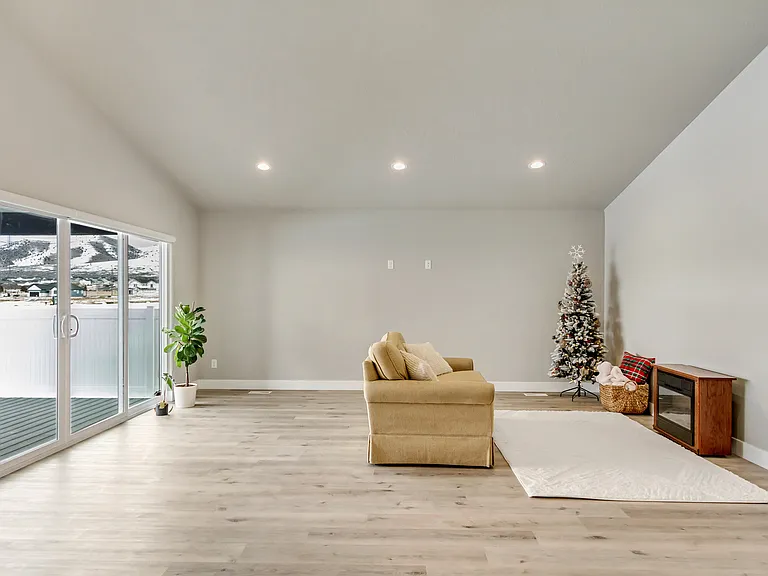 2299 E Woodbury Ln — Photo 14