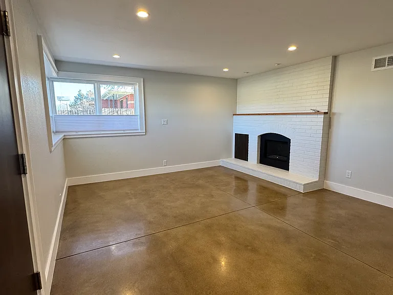4720 Lamar St #B — Photo 4