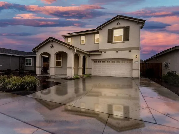 8230 Loyal Dr, Sacramento, CA 95829