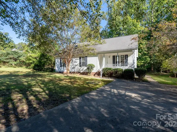 305 Woodhaven Dr, China Grove, NC 28023